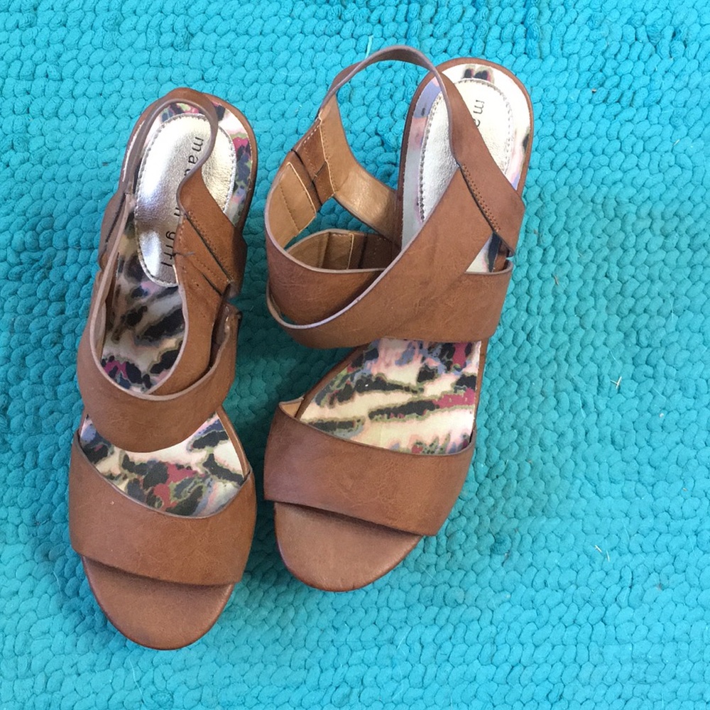 Madden Girl platform wedge sandals 👡